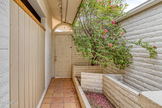 $399,000 | 1550 North Stapley Drive, Unit 6, Mesa, AZ 85203