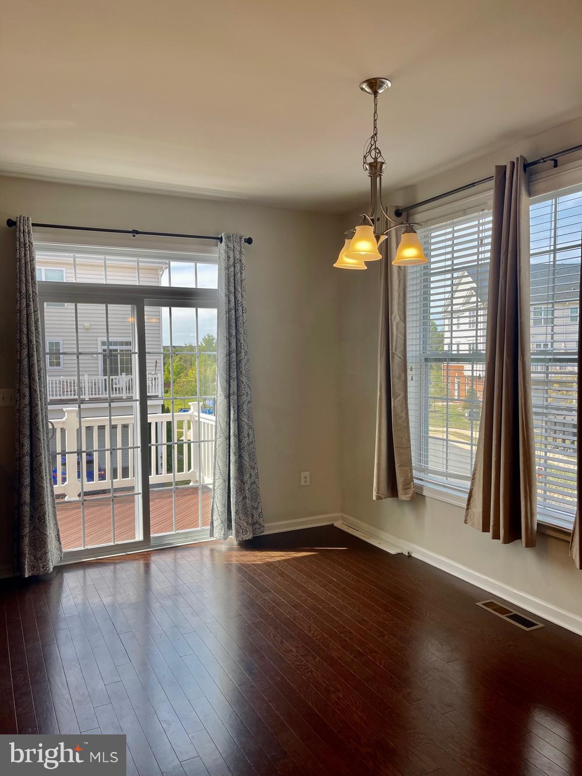 23457 Simms Gap Way Ashburn, VA 20148 - Photo 13 of 34 Breakfast Area