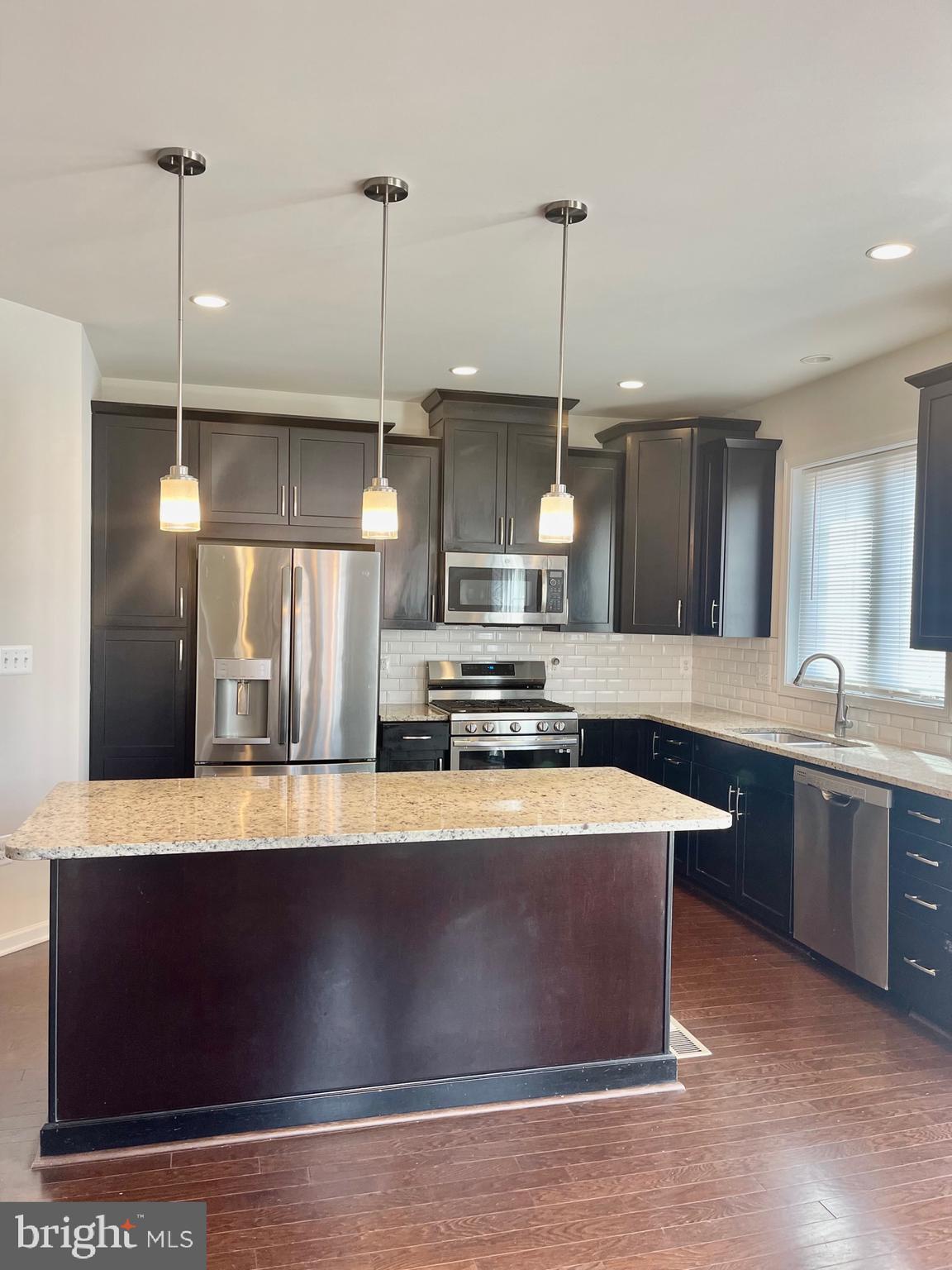 23457 Simms Gap Way Ashburn, VA 20148 - Photo 10 of 34 Kitchen