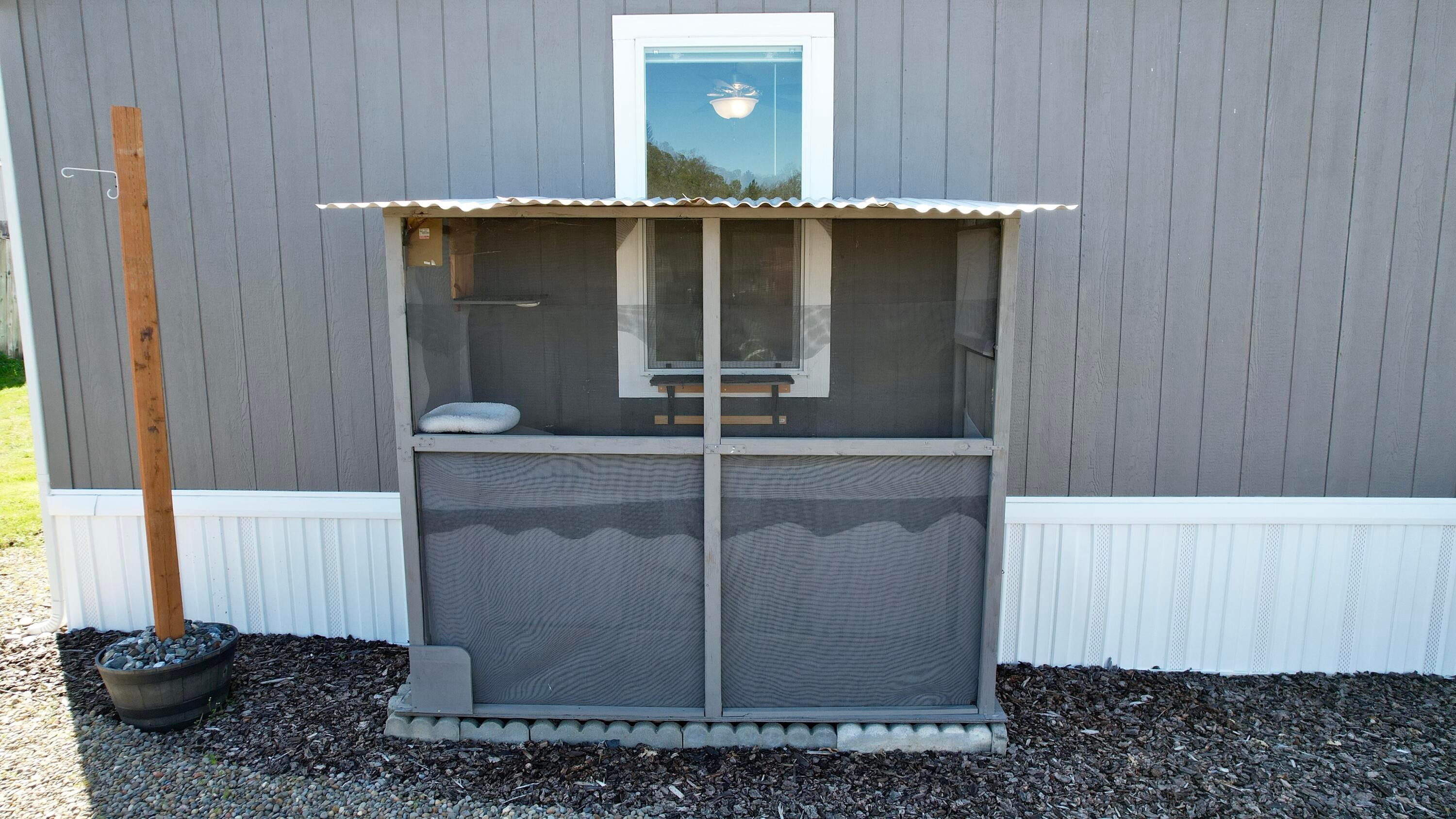 8401 Old Stage Road, Unit 13 Central Point, OR 97502 - Photo 14 of 63 Catio off Primary