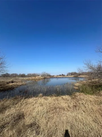 $840,000 | 1360 Northwest County Road 1360, Barry, TX 75102