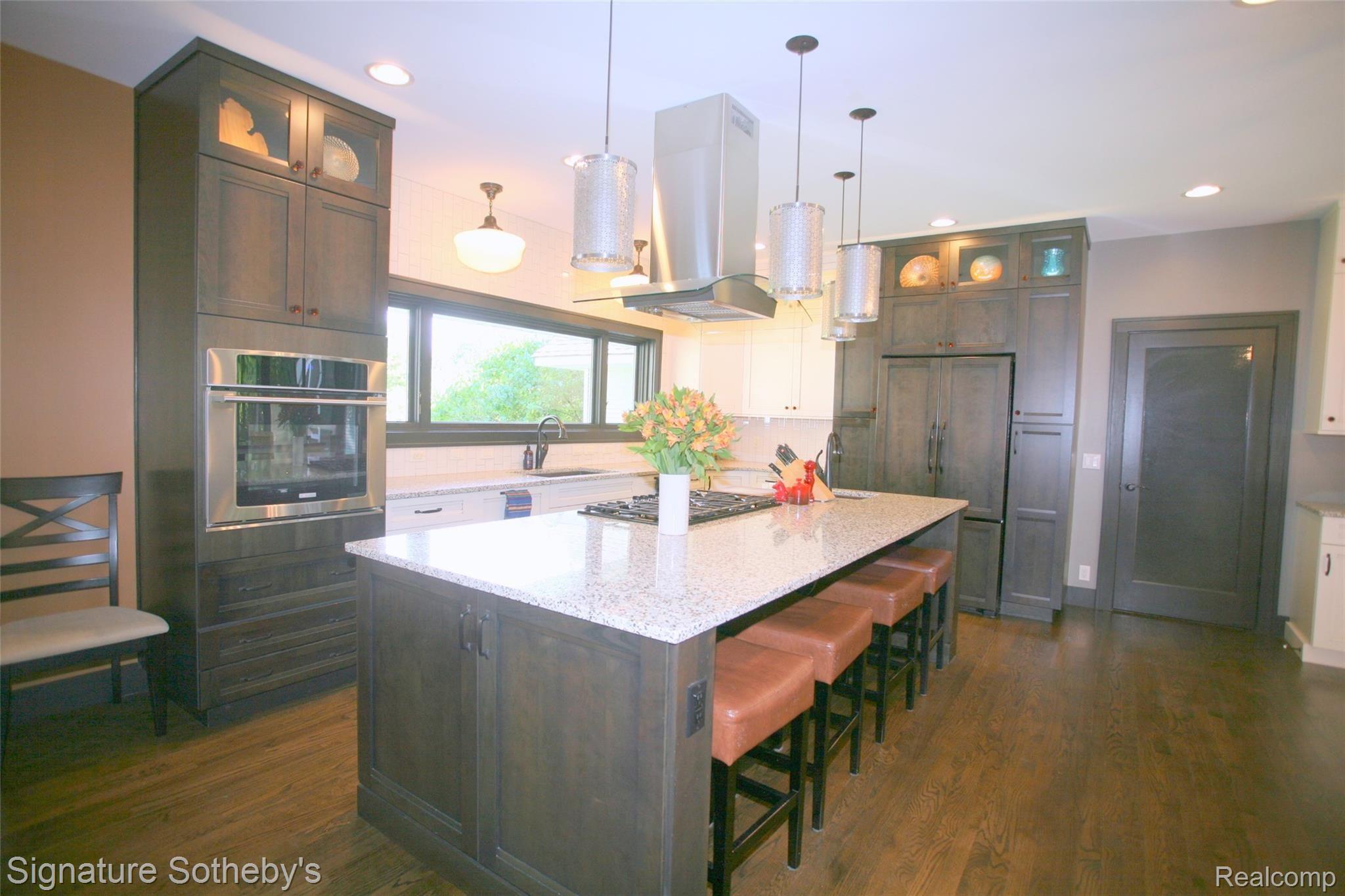 9100 Fox Hollow Road Clarkston, MI 48348 - Photo 14 of 52 CustomCabinetry