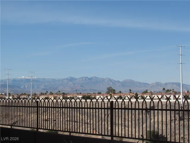 $1,600 | 1050 East Cactus Avenue, Unit 1028, Las Vegas, NV 89183