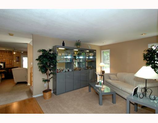 10280 Grubbs Road Wexford, PA 15090 - Photo 3 of 18 Living Room.