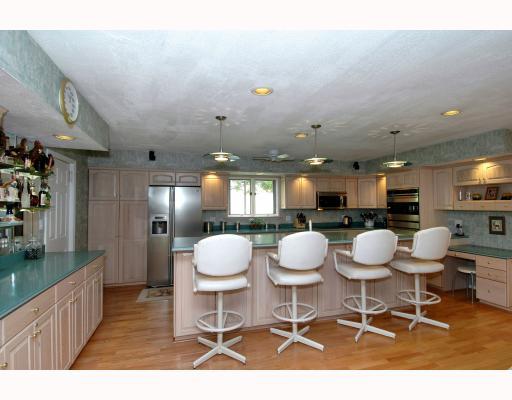 10280 Grubbs Road Wexford, PA 15090 - Photo 6 of 18 Kitchen. Great kitchen, light & bright, large island with seating area