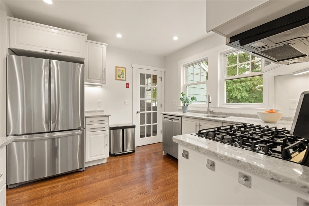67 Washington Street Reading, MA 01867 - Photo 4 of 42 Gallery Image 4