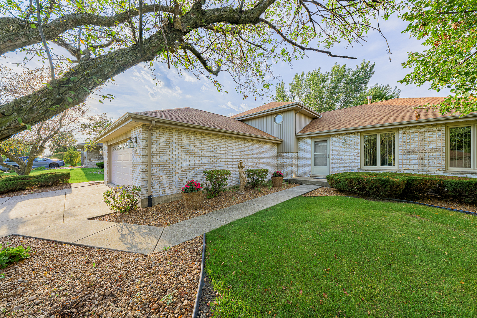 7502 West Lakeside Drive Frankfort, IL 60423 - Photo 2 of 17 Gallery Image 2