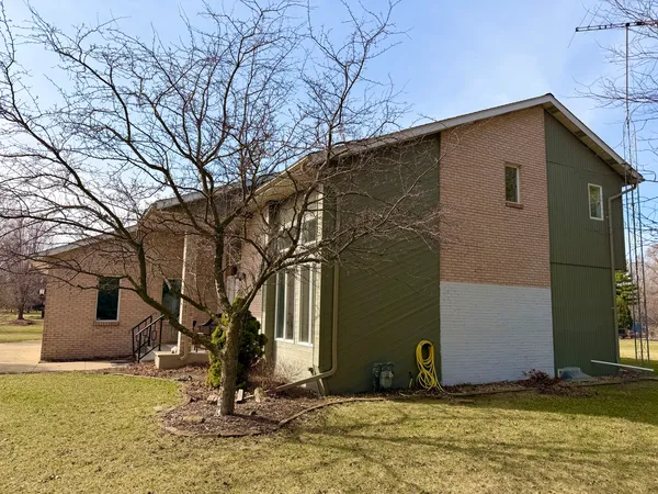 $449,900 | 120 Grandin Road, Morris, IL 60450