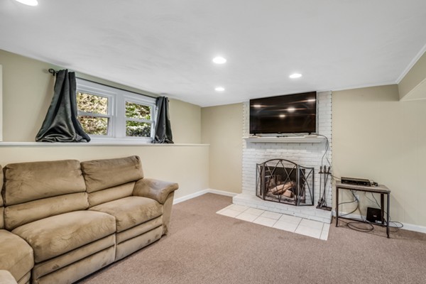 19 Ranlett Lane Billerica, MA 01821 - Photo 18 of 23 Gallery Image 18