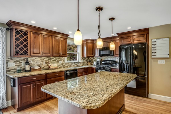 19 Ranlett Lane Billerica, MA 01821 - Photo 8 of 23 Gallery Image 8