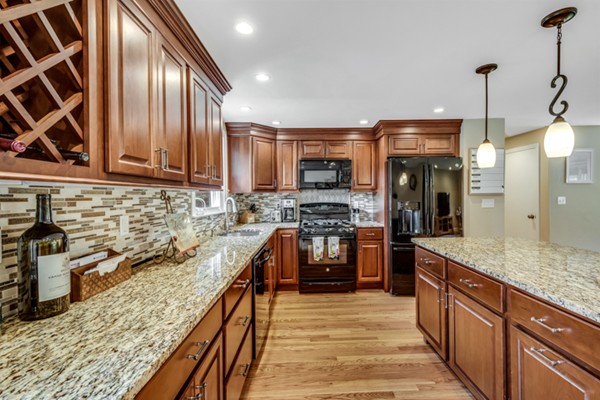 19 Ranlett Lane Billerica, MA 01821 - Photo 9 of 23 Gallery Image 9