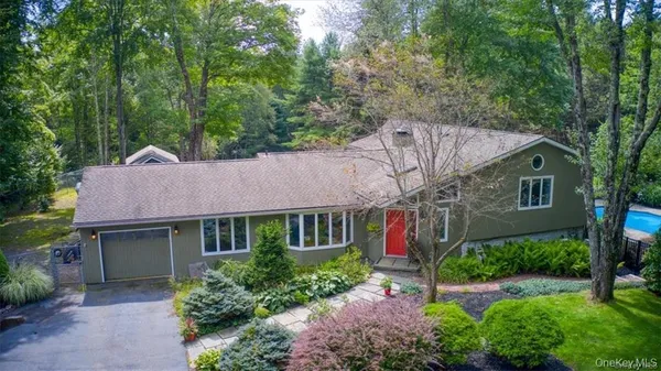 $785,000 | 38 East Glen Wild Road, Glen Wild, NY 12738