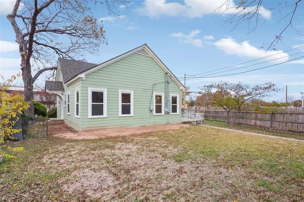 $1,600 | 2600 Maple Avenue, Waco, TX 76707