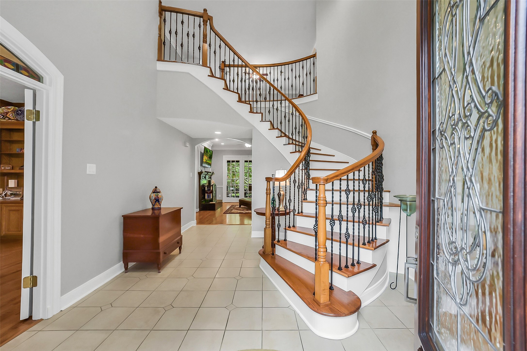 1260 Fries Road Houston, TX 77055 - Photo 5 of 42 Wow, Welcome Home! Stunning Entry way with two story ceiling with Crown Molding and Brand New Soothing Paint job from top to bottom throughout the home!