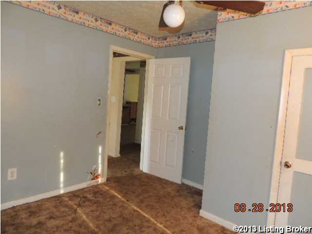 714 Shaffer Road Fairdale, KY 40118 - Photo 11 of 14 Bedroom 3 View 2