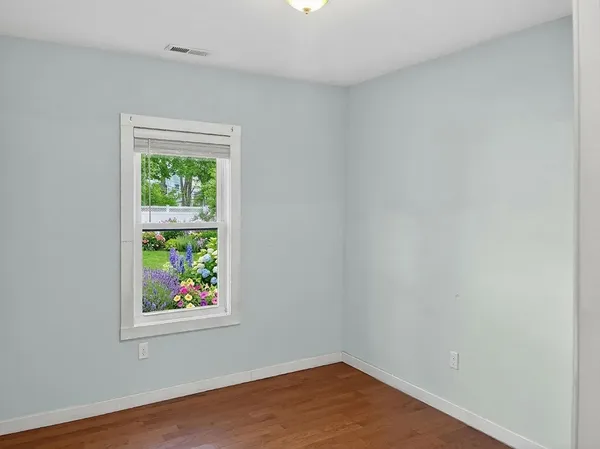 $2,700 | 247 Pilgrim Avenue, Unit 2, Worcester, MA 01604