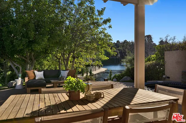 $2,100,000 | 4724 Park Jacaranda, Calabasas, CA 91302