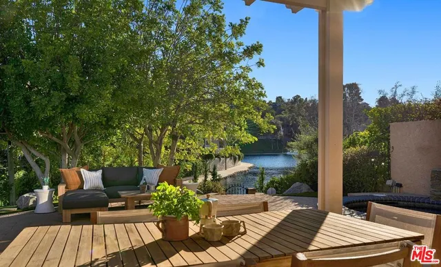 $2,100,000 | 4724 Park Jacaranda, Calabasas, CA 91302