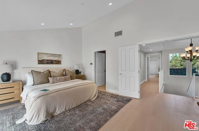 $2,100,000 | 4724 Park Jacaranda, Calabasas, CA 91302