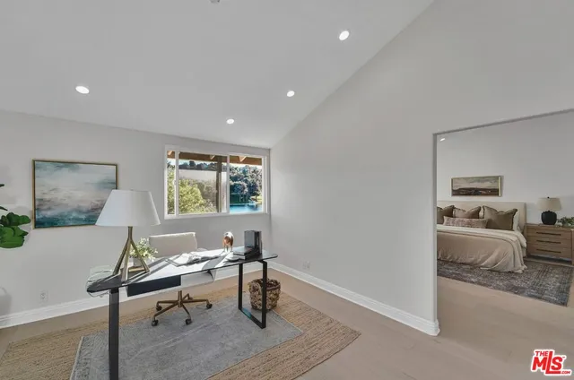 $2,100,000 | 4724 Park Jacaranda, Calabasas, CA 91302