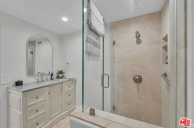 $2,100,000 | 4724 Park Jacaranda, Calabasas, CA 91302