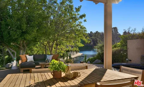 $2,050,000 | 4724 Park Jacaranda, Calabasas, CA 91302