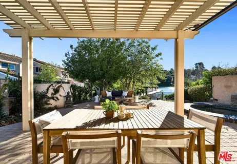 $2,050,000 | 4724 Park Jacaranda, Calabasas, CA 91302