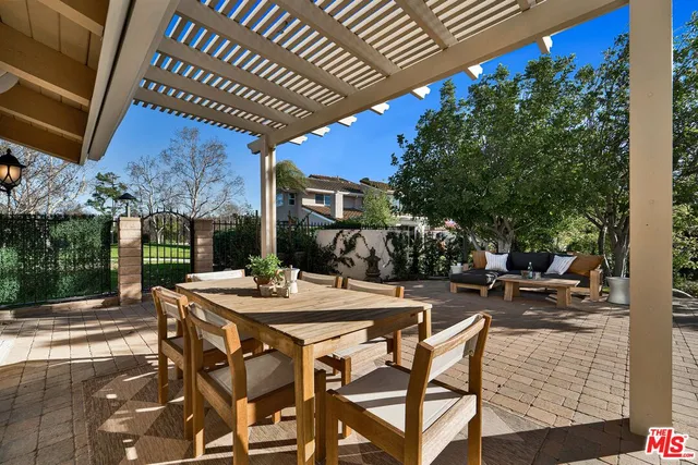 $2,100,000 | 4724 Park Jacaranda, Calabasas, CA 91302