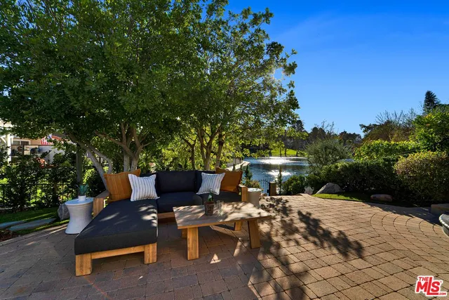 $2,100,000 | 4724 Park Jacaranda, Calabasas, CA 91302