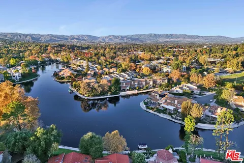 $2,100,000 | 4724 Park Jacaranda, Calabasas, CA 91302