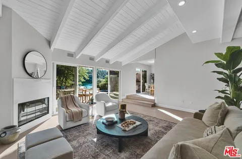 $2,050,000 | 4724 Park Jacaranda, Calabasas, CA 91302