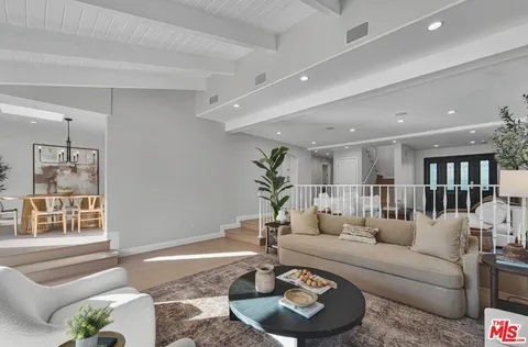 $2,050,000 | 4724 Park Jacaranda, Calabasas, CA 91302