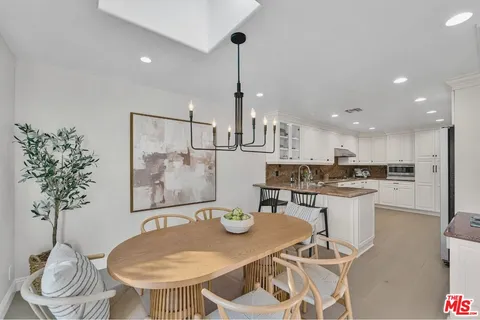 $2,050,000 | 4724 Park Jacaranda, Calabasas, CA 91302