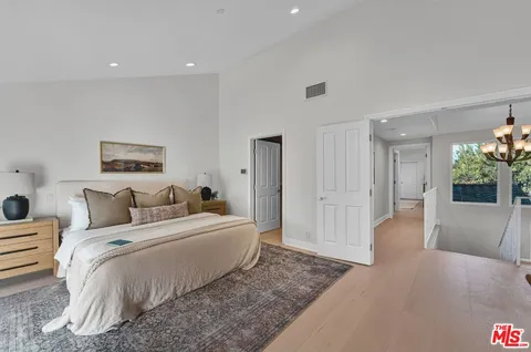 $2,050,000 | 4724 Park Jacaranda, Calabasas, CA 91302