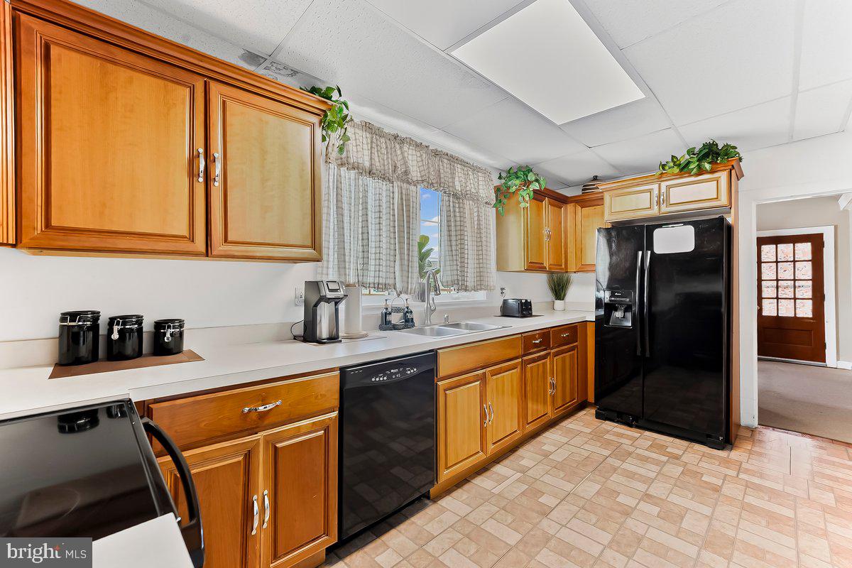 104 Hatfield Road Coatesville, PA 19320 - Photo 8 of 35 Kitchen