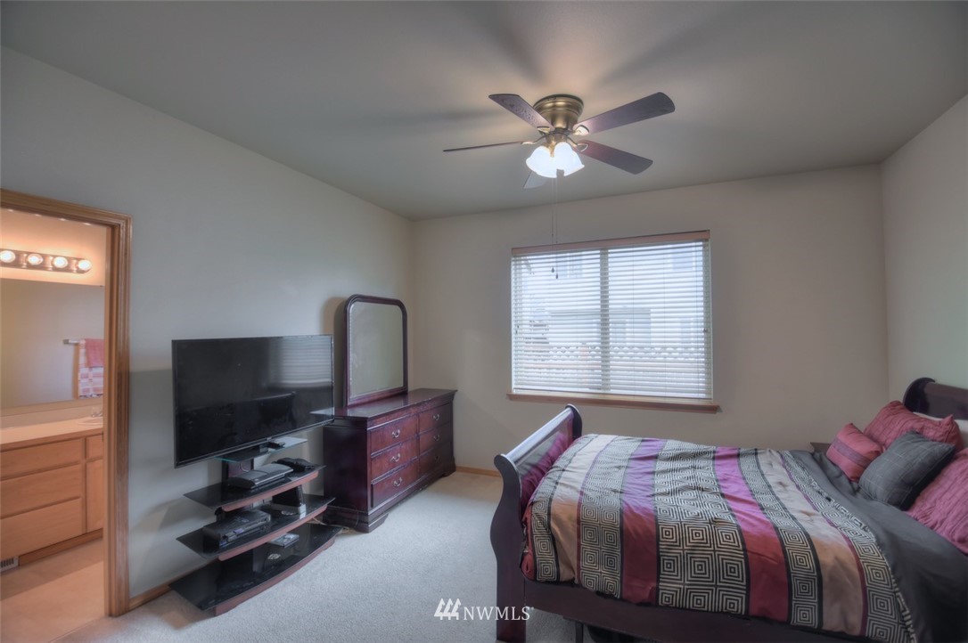7080 Radius Loop Southeast Lacey, WA 98513 - Photo 16 of 24 Gallery Image 16