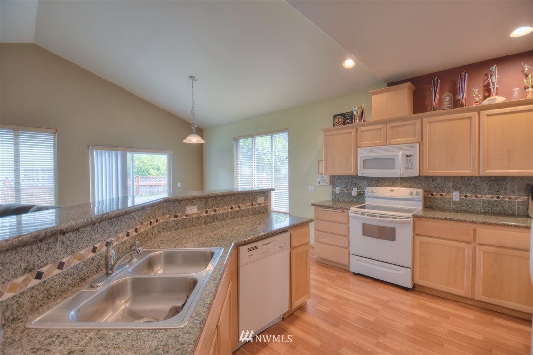 7080 Radius Loop Southeast Lacey, WA 98513 - Photo 10 of 24 Gallery Image 10