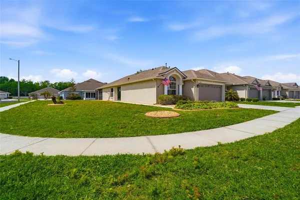 $330,000 | 31950 Stillmeadow Drive, Wesley Chapel, FL 33543