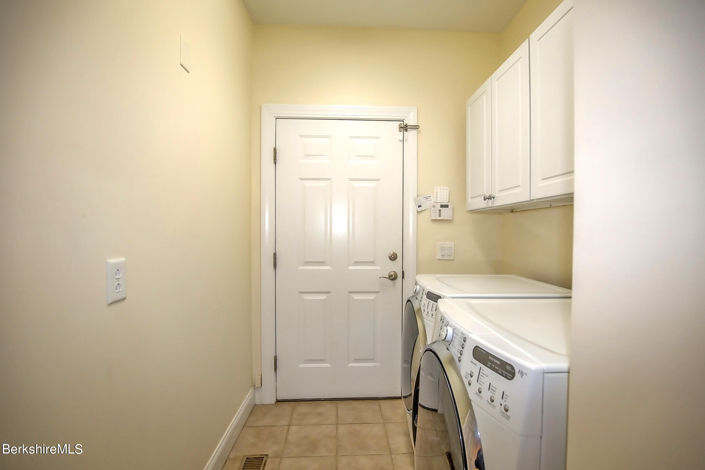 77 Alpine Trail Pittsfield, MA 01201 - Photo 23 of 58 laundry