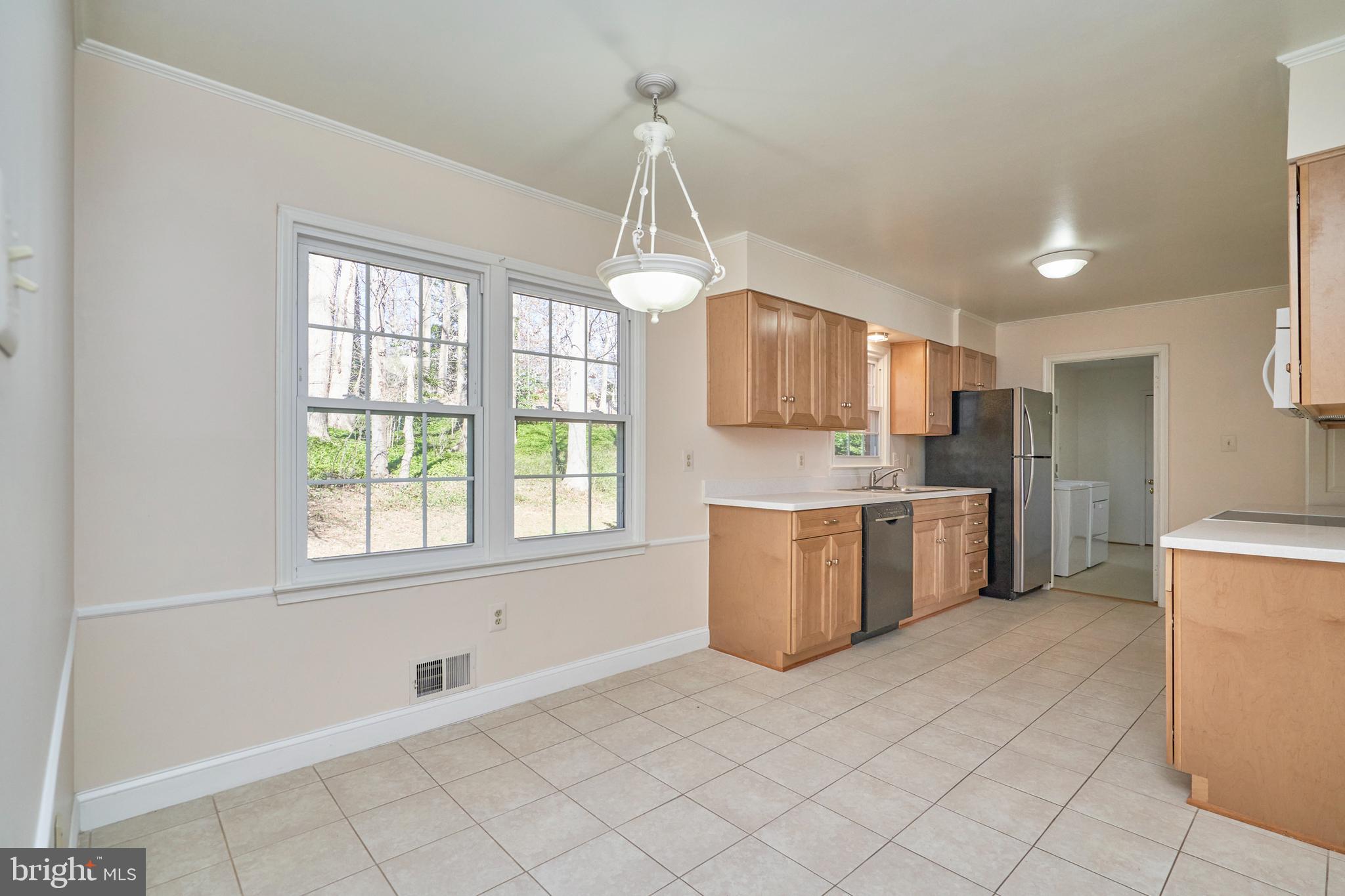 5806 Bent Twig Road McLean, VA 22101 - Photo 9 of 37 Kitchen
