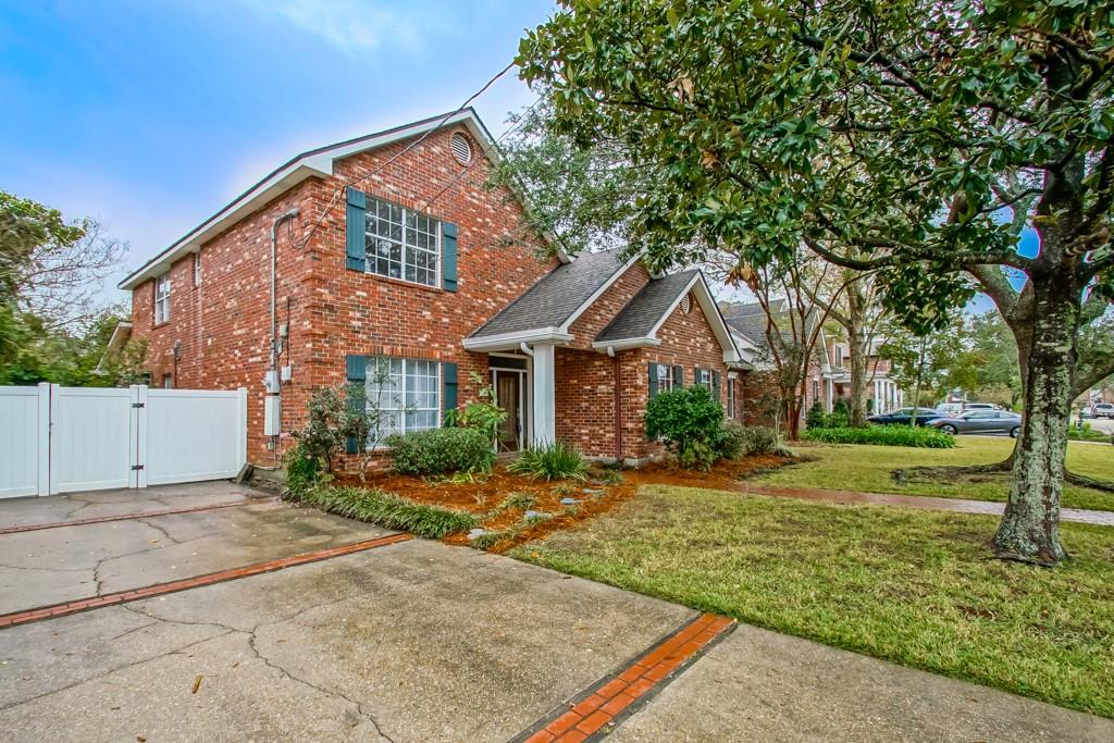 8700 Rosecrest Lane River Ridge, LA 70123 - Photo 4 of 35