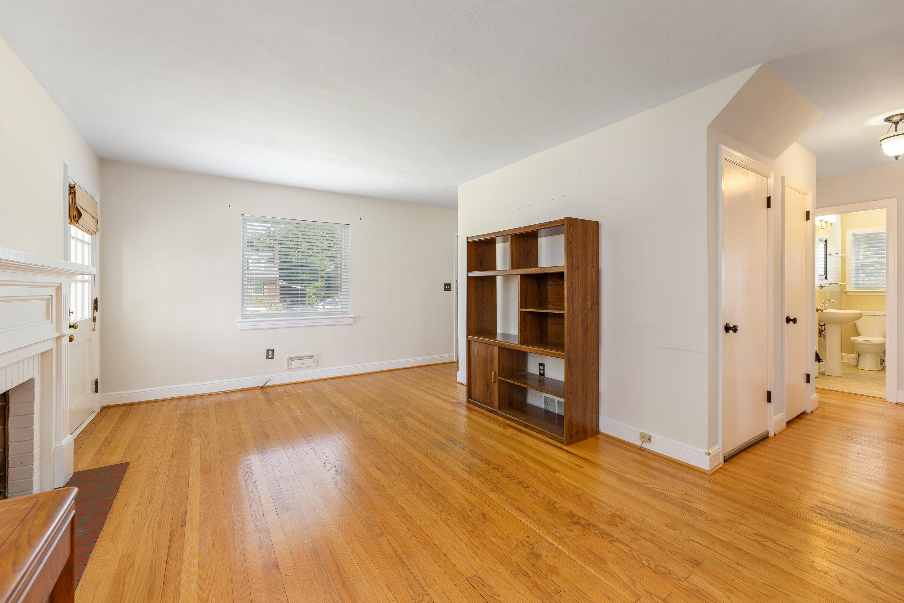 2327 Idavere Road Southwest Roanoke, VA 24015 - Photo 11 of 30 IMG_6011_11