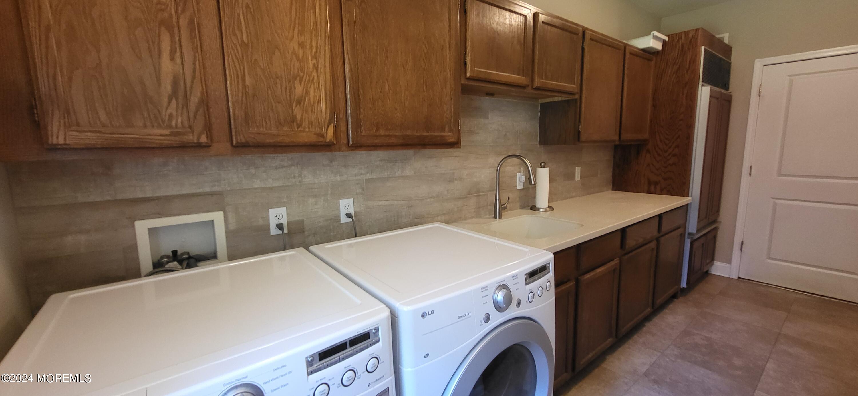 85 Megill Road Farmingdale, NJ 07727 - Photo 20 of 48 LAUNDRY