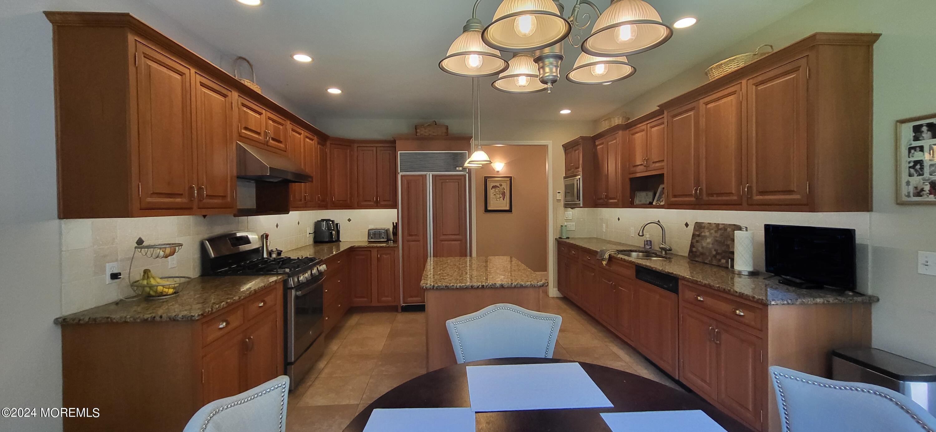 85 Megill Road Farmingdale, NJ 07727 - Photo 4 of 48 KITCHEN
