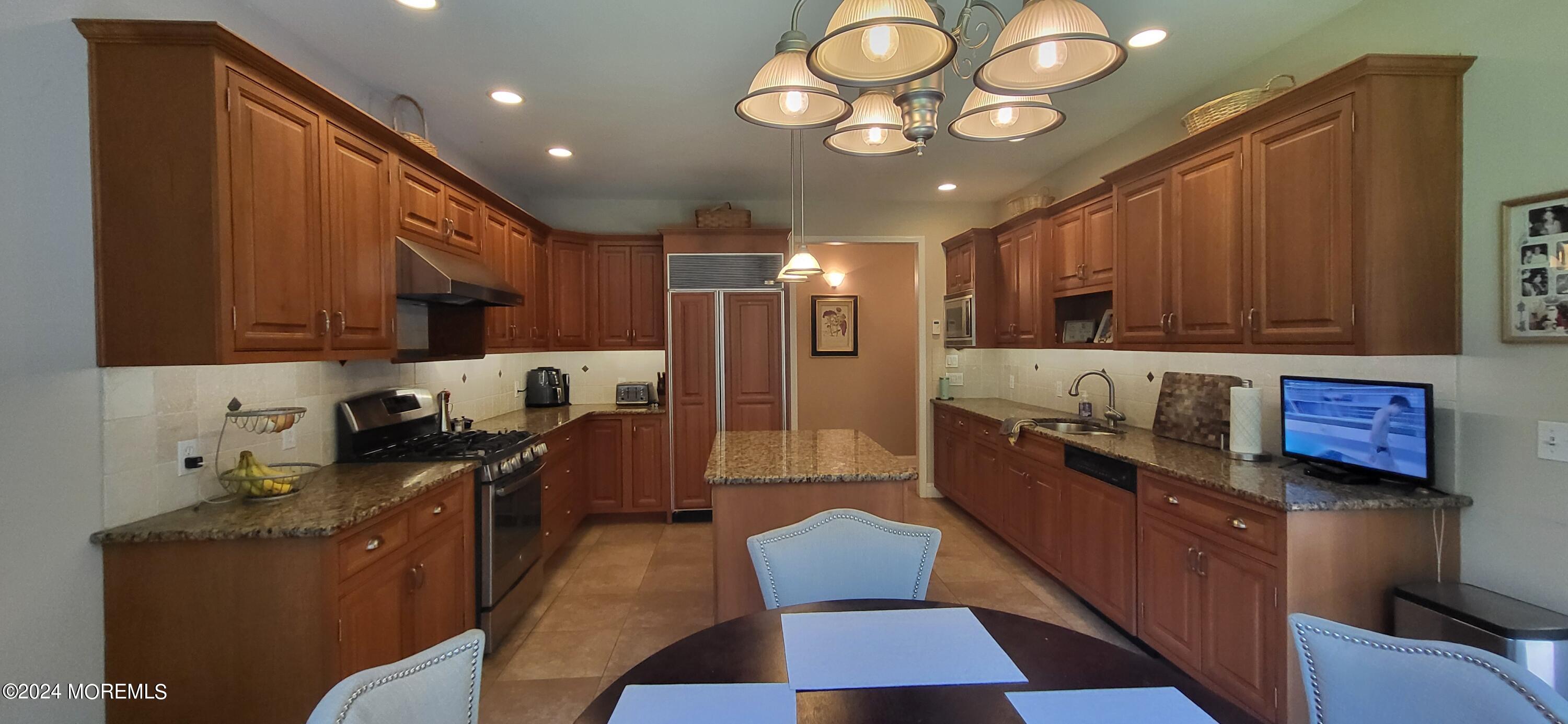 85 Megill Road Farmingdale, NJ 07727 - Photo 5 of 48 KITCHEN