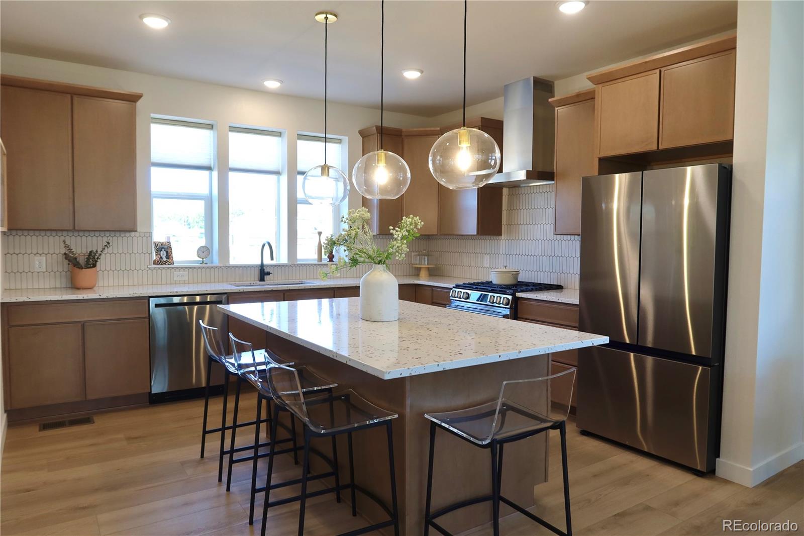 5198 Rob Way Arvada, CO 80002 - Photo 2 of 19 Gallery Image 2