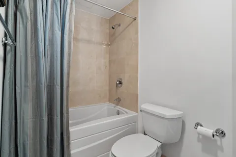 $1,375,000 | 21 East Huron Street, Unit 2803, Chicago, IL 60611