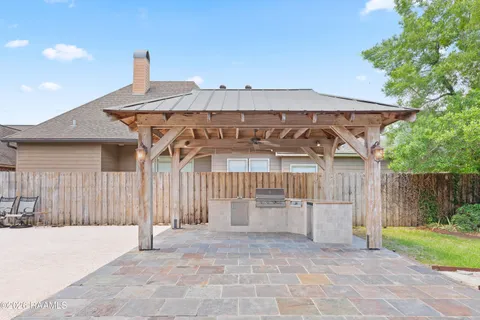 $427,000 | 305 Breemen Circle, Lafayette, LA 70508