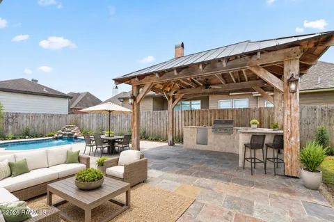 $427,000 | 305 Breemen Circle, Lafayette, LA 70508