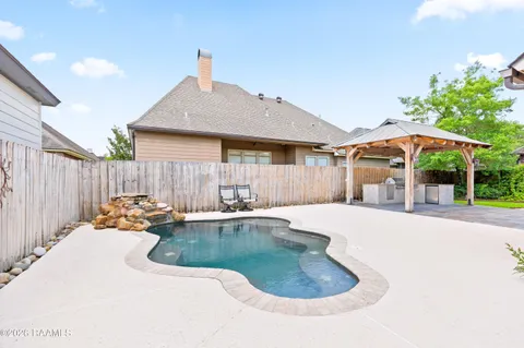 $427,000 | 305 Breemen Circle, Lafayette, LA 70508